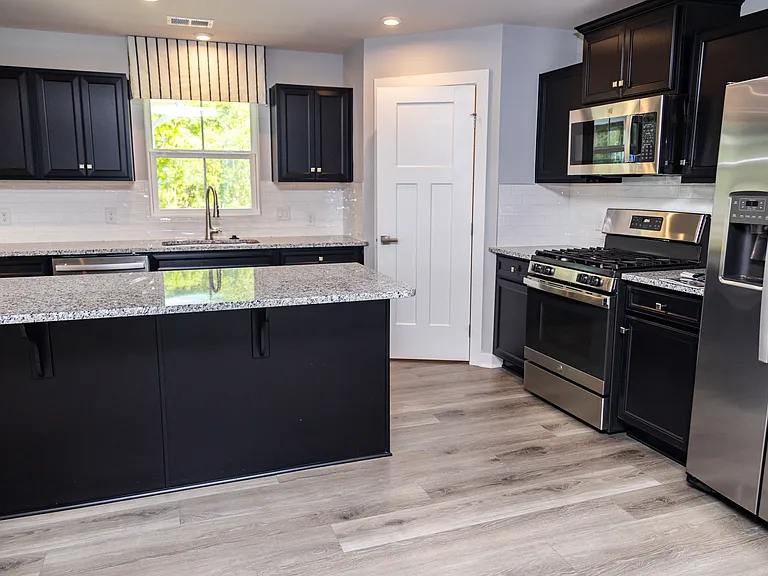3093 Edgehill Dr — Photo 52