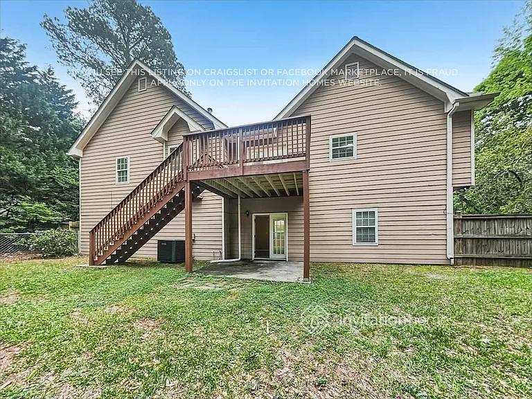 1040 Burning Bush Dr — Photo 20