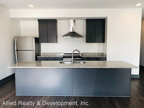 5th image of 922 23rd Ave E Unit 122