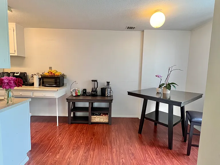 2 Shrewsbury Green Dr #I — Photo 9