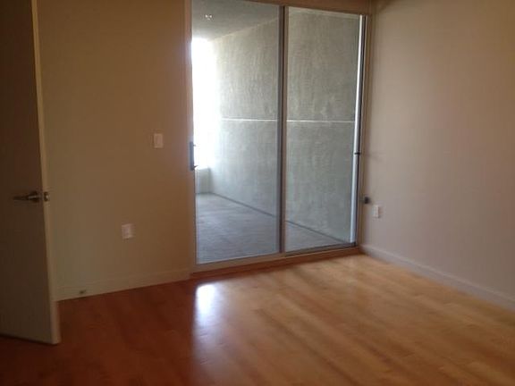5th image of 1842 Purdue Ave APT 302