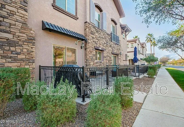 1918 E Bridgeport Pkwy #102 — Photo 21