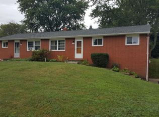8275 Willowhurst Cir NW, North Canton, OH 44720
