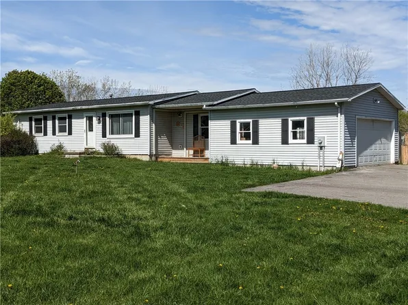5658 Martz Rd, Farmington, NY 14425