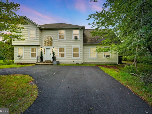 269 Sage Rd, Long Pond, PA 18334