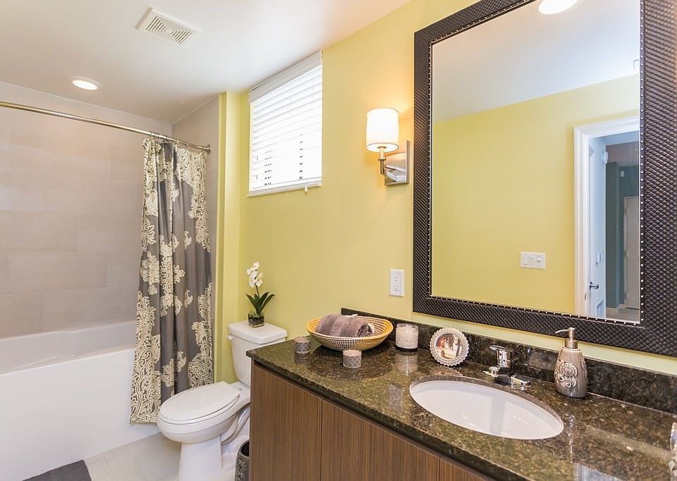 1st image of 943 NW 97th Ave APT 306