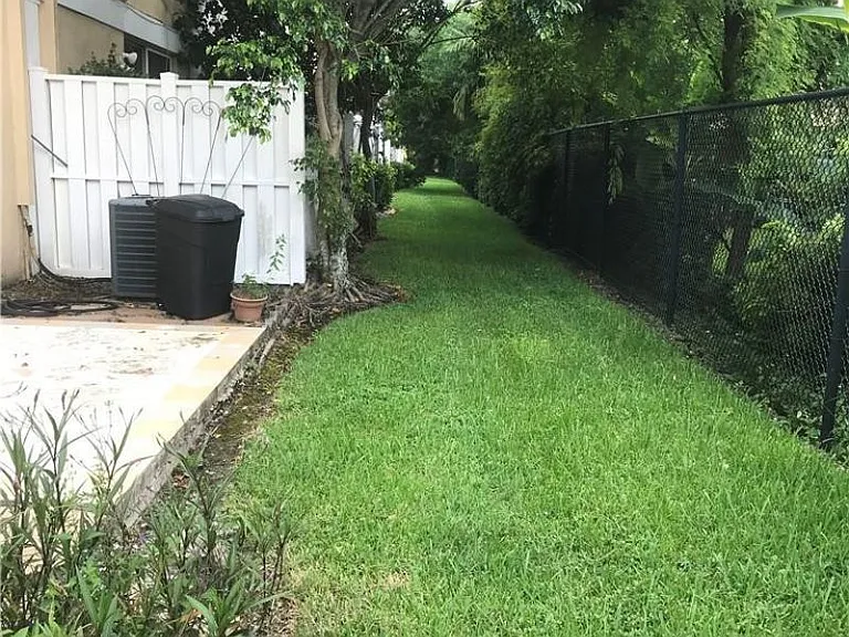 5449 NW 90th Ave — Photo 14