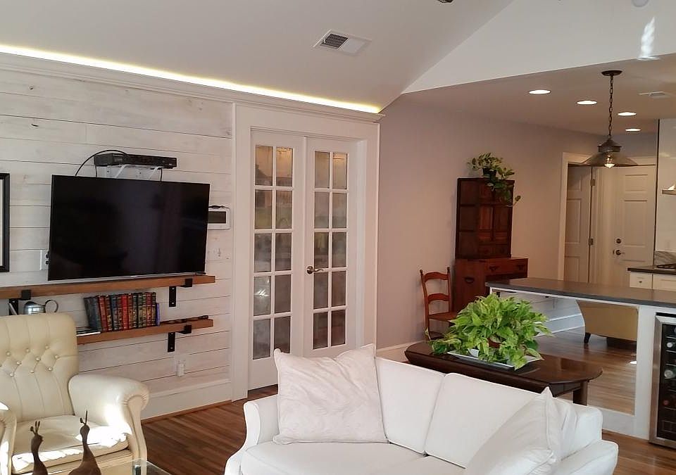 Living Room looking into Kitchen