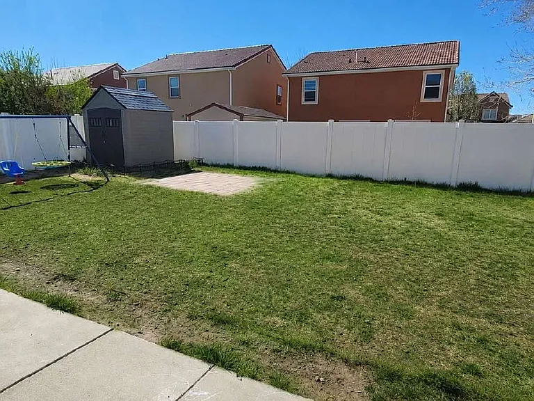 9565 Castle Oaks Dr — Photo 24