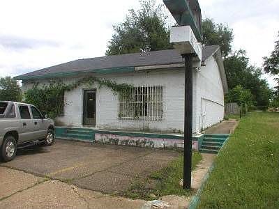 1st image of 1319 W 7th St