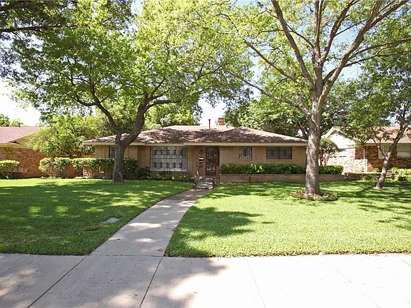 3rd image of 1810 Heather Glen Dr