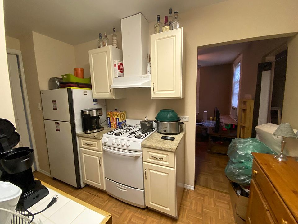 2nd image of 504 Manhattan Ave #2R