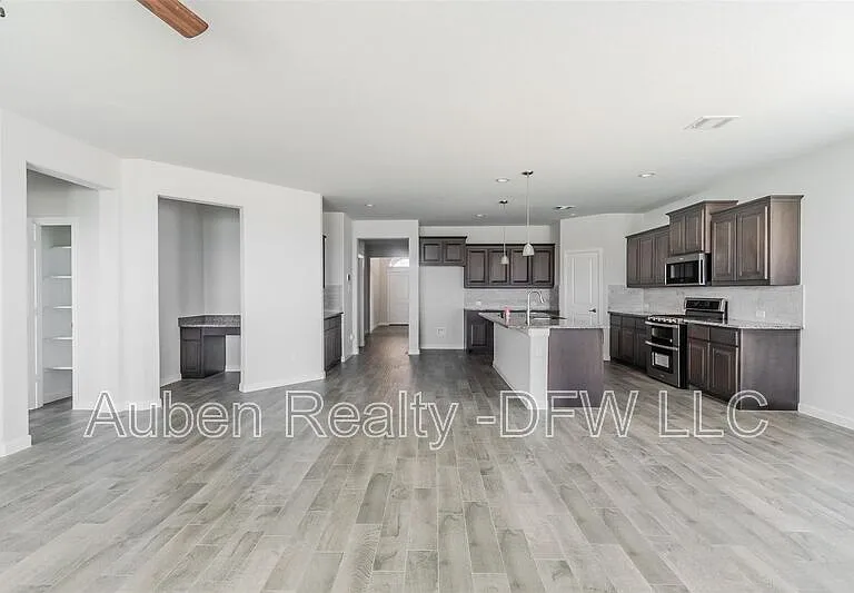 1343 Fox Hollow Rd — Photo 8