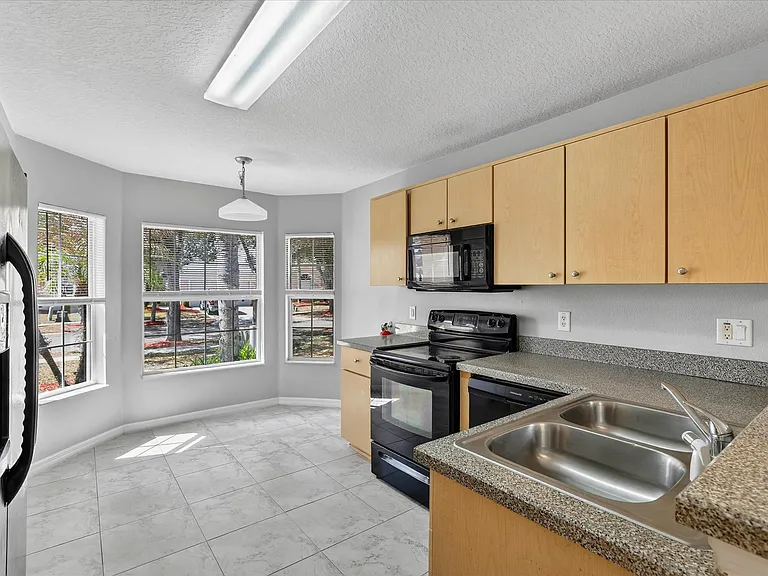 931 Emerald Green Ct — Photo 17