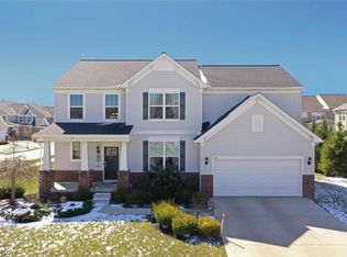 265 W Legend Ct, Highland Hts, OH 44143