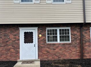 382 Northgate Dr APT K, Apollo, PA 15613