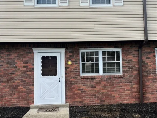 382 Northgate Dr APT K, Apollo, PA 15613