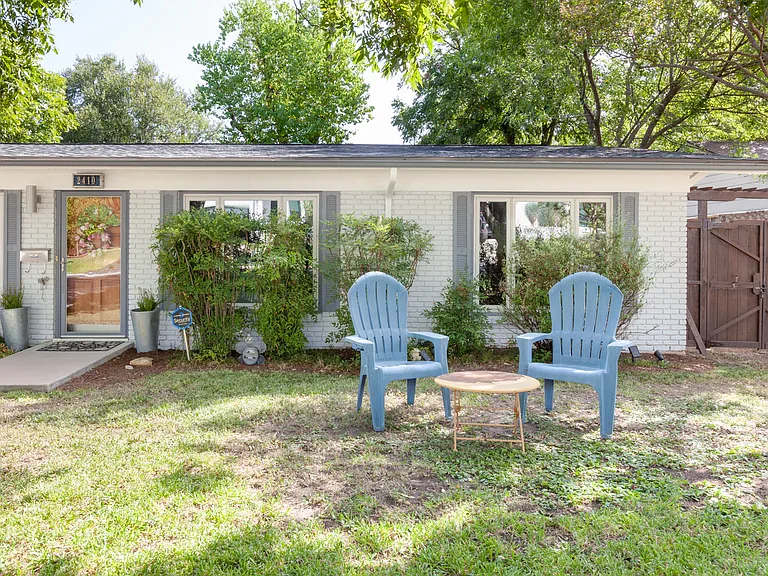 2410 Elmglen Dr — Photo 19