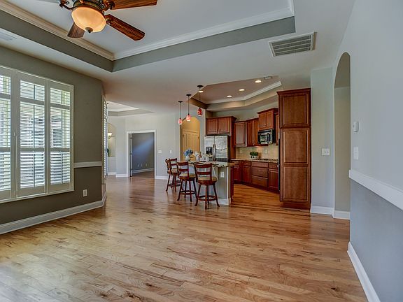 4th image of 104 Cambria Pl