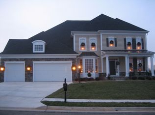 8 Palisades Dr, Stafford, VA 22554