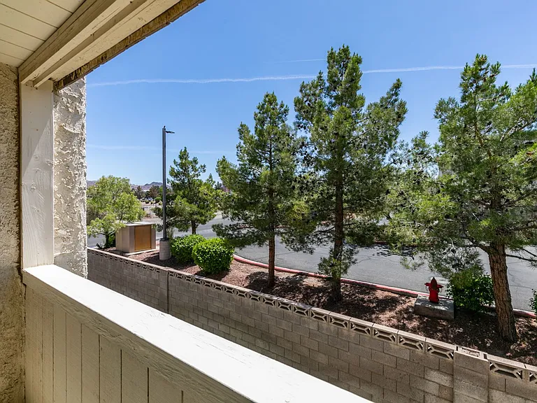 784 Anne Ln — Photo 40