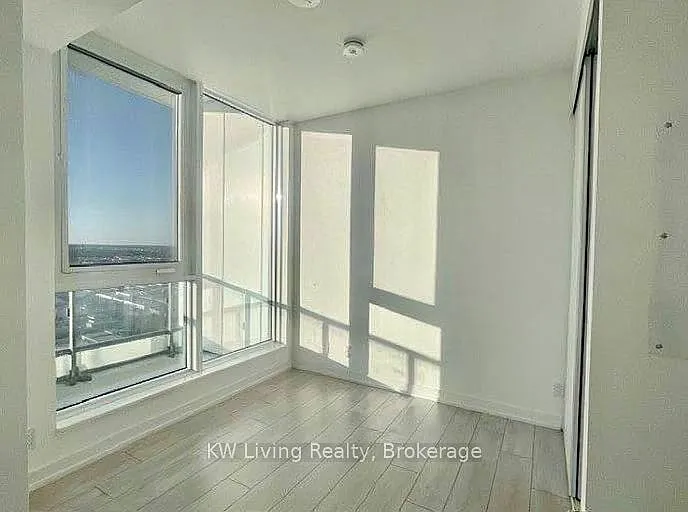 898 Portage Pkwy #Penthouse 11 — Photo 2