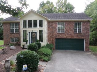 114 Tiffany Pl, Oak Ridge, TN 37830