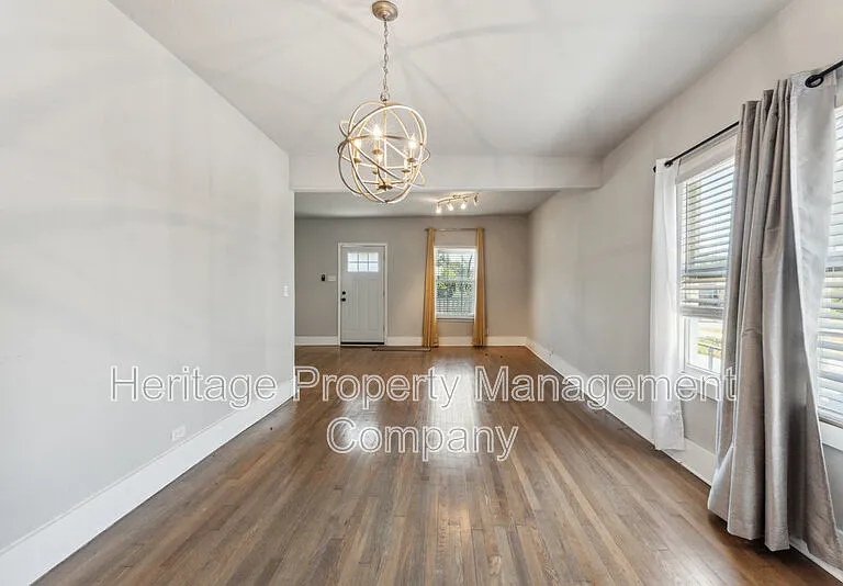 1031 Schley Ave — Photo 11