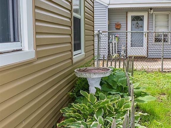 5th image of 905 E Gift Ave