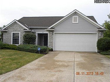 1st image of 128 Stonehedge Dr