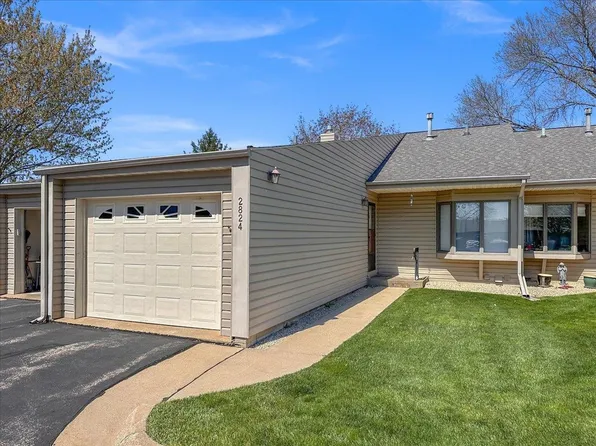 2824 Oak Meadow Ct, Dubuque, IA 52003