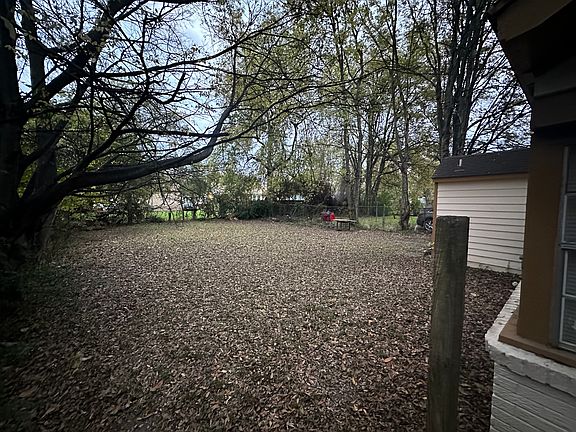 3rd image of 748 Glankler St