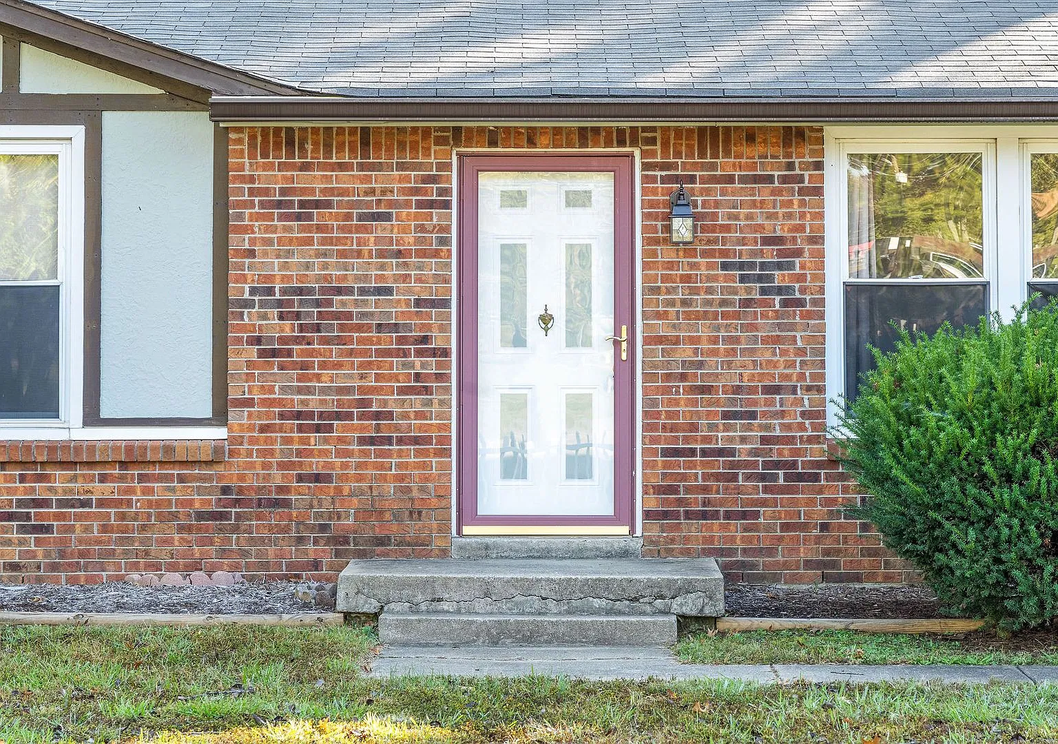 Updated Three Bedroom! — Photo 3