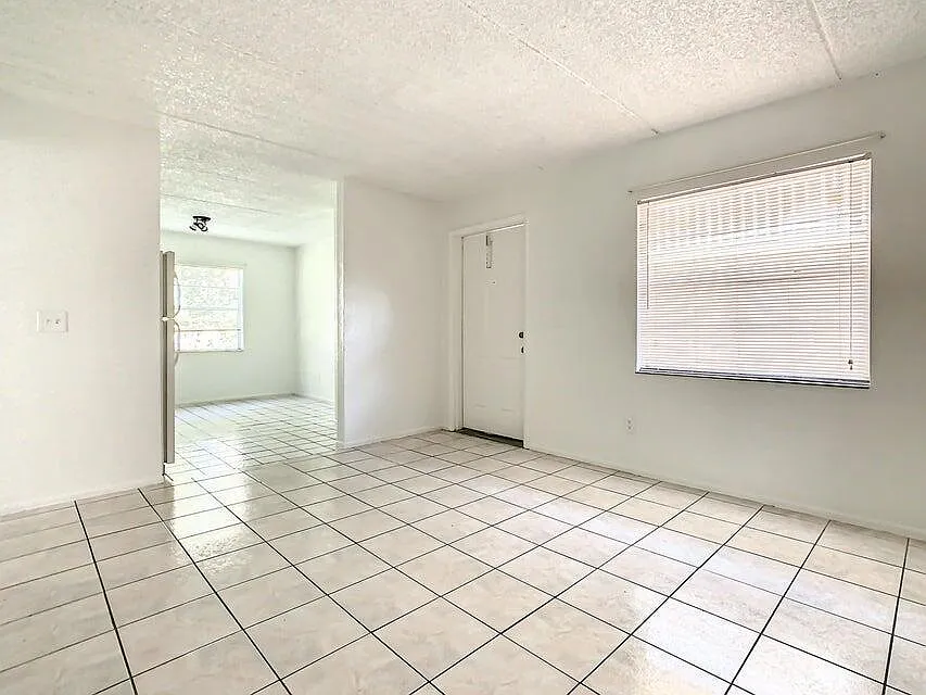 2 bed, 1.0 bath, 784 sqft, $1,250 — Photo 3