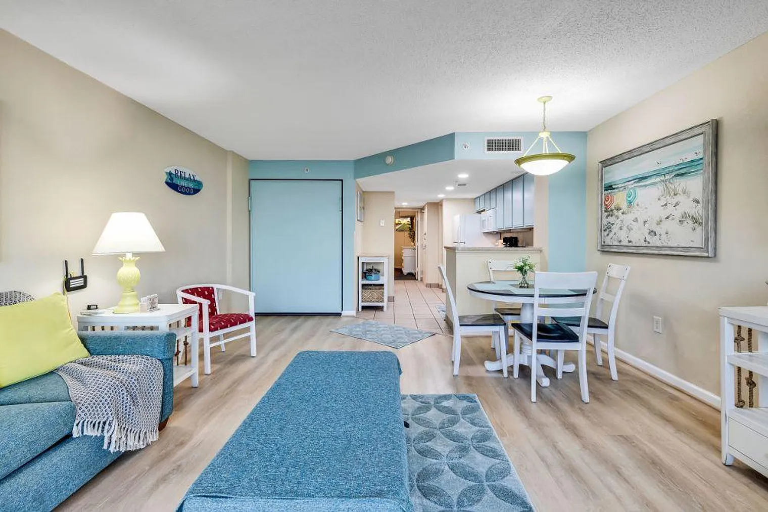 1 bed, 1.0 bath, 624 sqft, $3,096 — Photo 2