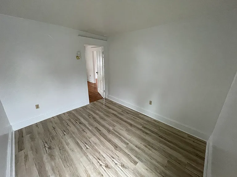 142 S Brooklyn Ave — Photo 7