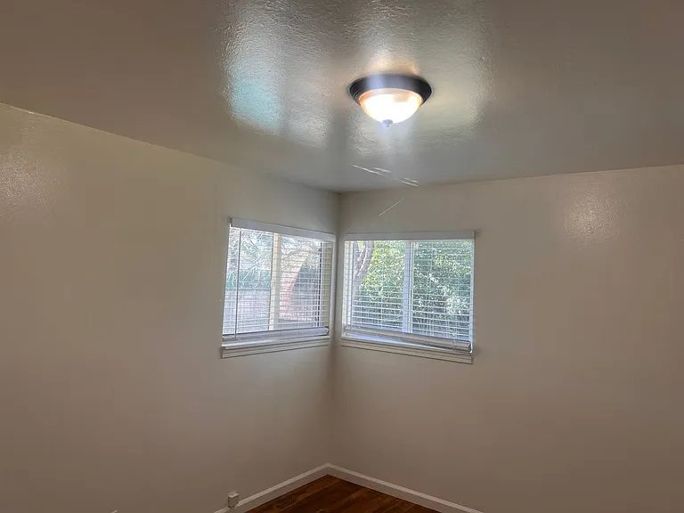 2910 Blue View St — Photo 9