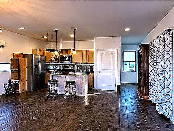 2nd image of 2003 E 9th St