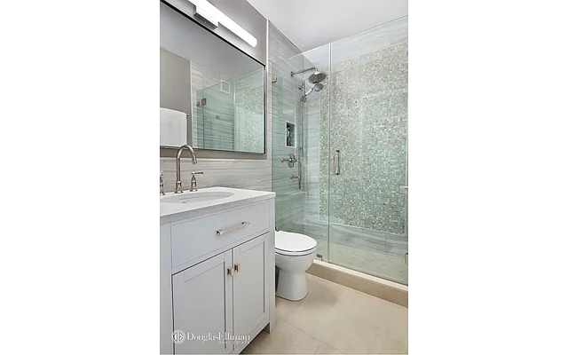 Rented by Douglas Elliman | media 23