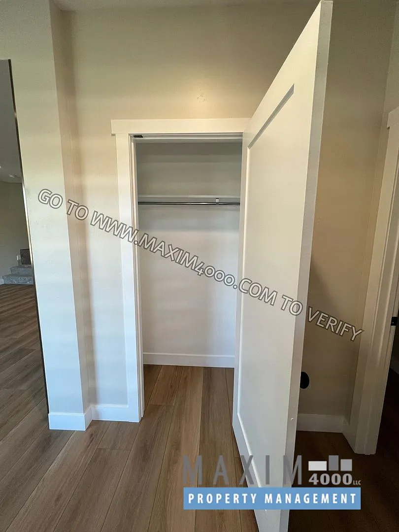 1444 Kennedy Avenue 3-Plex — Photo 4