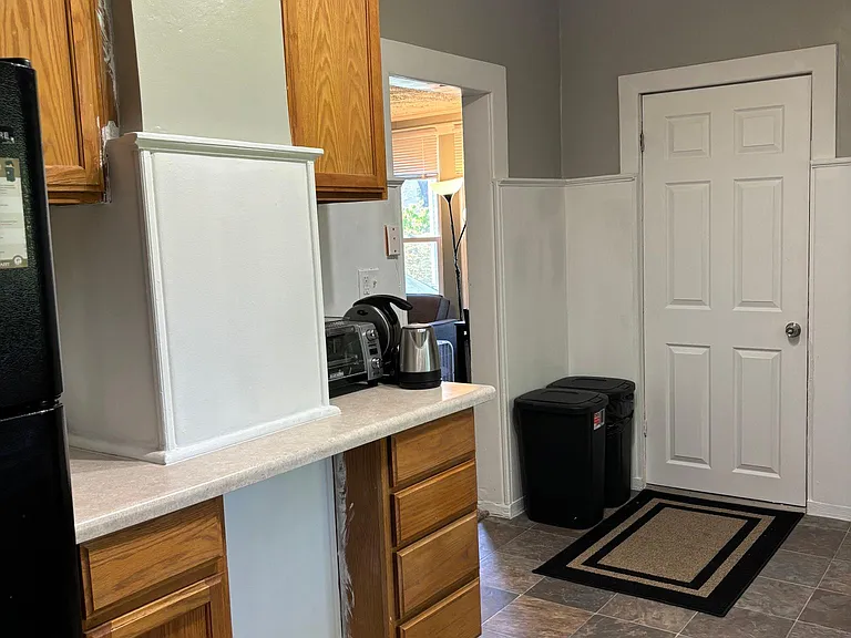 1421 Lyons Ave — Photo 11
