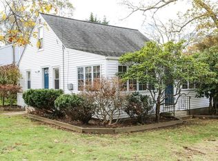 110 Winterberry Rd, Saunderstown, RI 02874