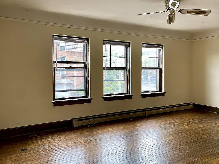 3070 N Oakland Ave #4 — Photo 3