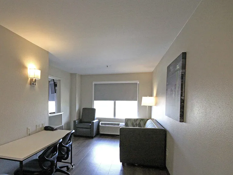 Deluxe Studio - 2 Full Beds
