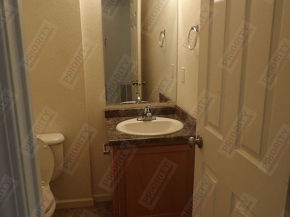 5th image of 1923 Harvest Moon Dr APT B