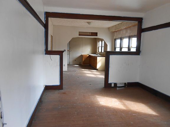 4th image of 12 South Pl