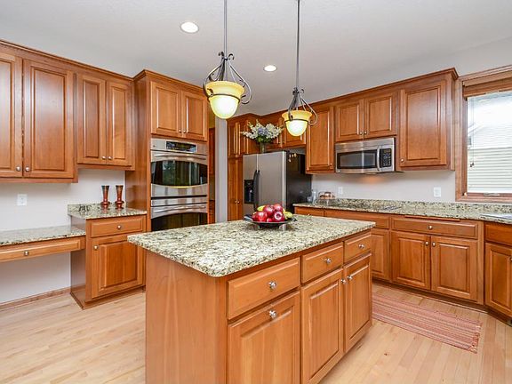 3rd image of 13696 Crossmoor Ave