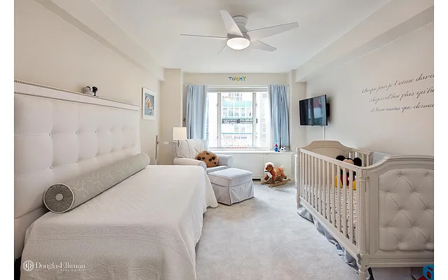 Sold by Douglas Elliman | media 6