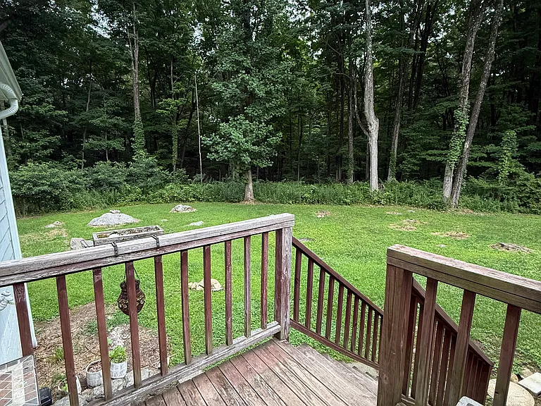 205 Mountain Rd — Photo 22