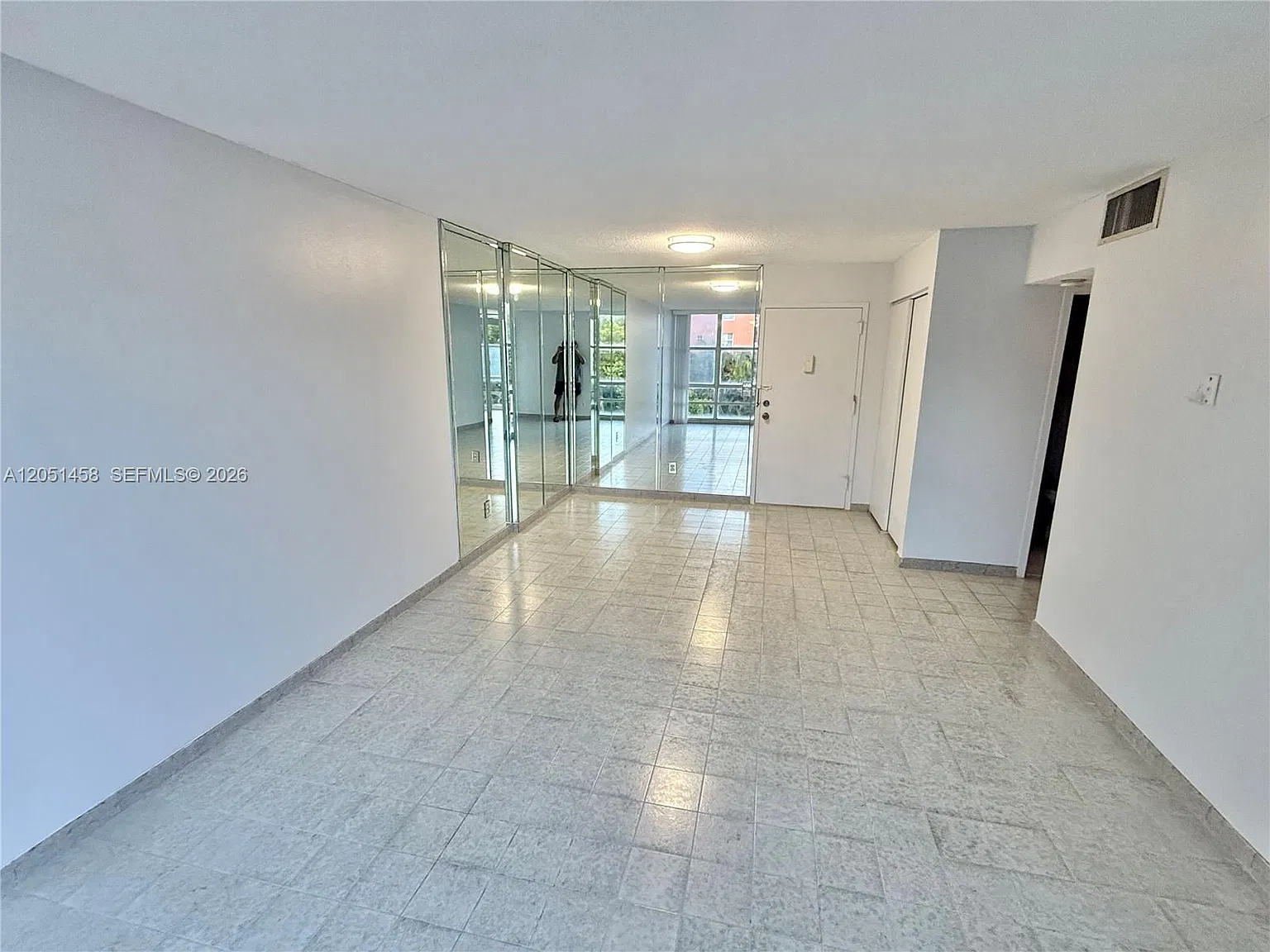 Avila South Condo — Photo 2